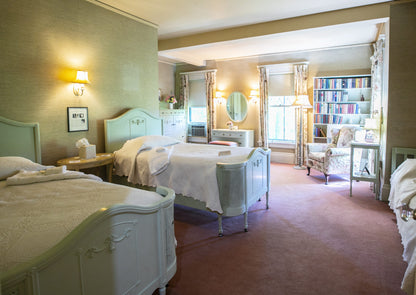 The Mary Suite: 2 twin beds, 1 day bed, ensuite bathroom